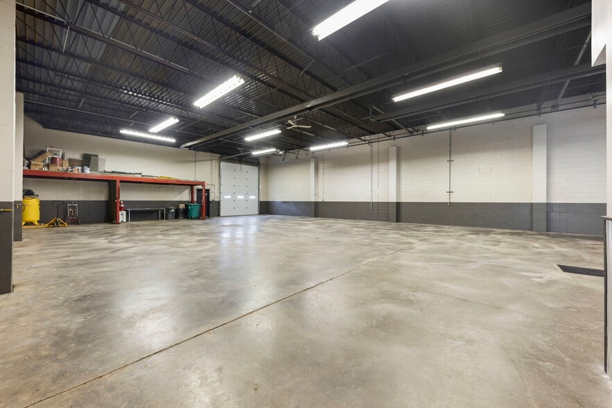 More Photos Of 103 Quarry Rd, Rochelle Warehouse For Lease