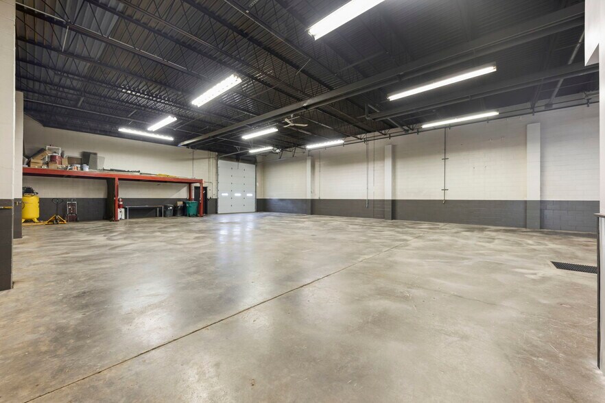 More Photos Of 103 Quarry Rd, Rochelle Warehouse For Sale