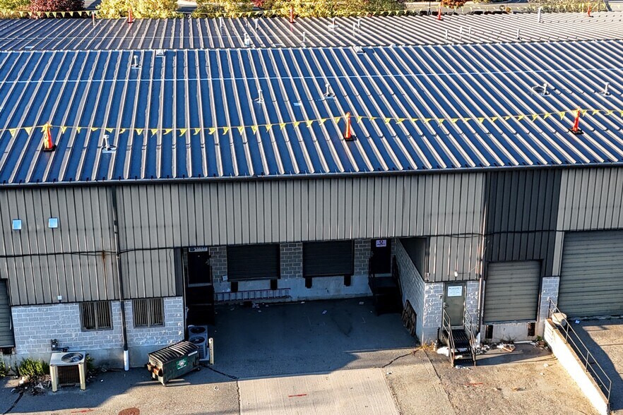 More Photos Of 230 West Parkway, Pompton Plains Flex For Sale