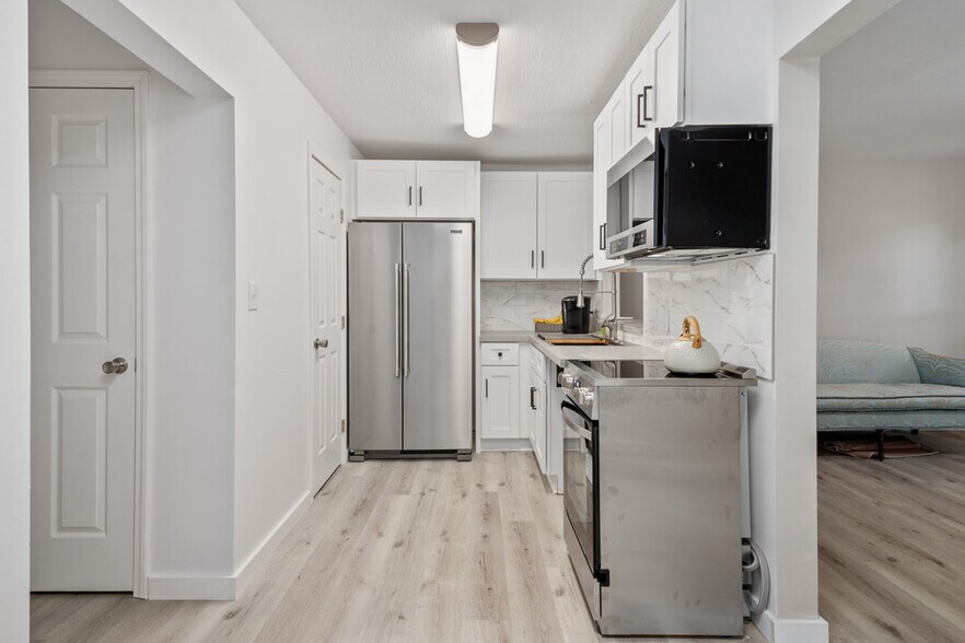 More Photos Of 2404 4th St, Cuyahoga Falls Office For Sale