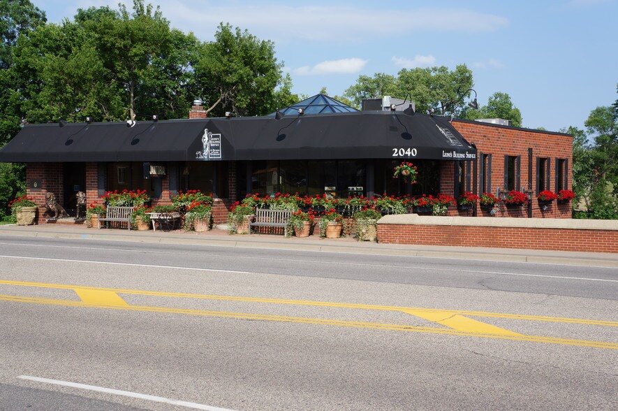 More Photos Of 2040 N Ferry St, Anoka Office For Sale
