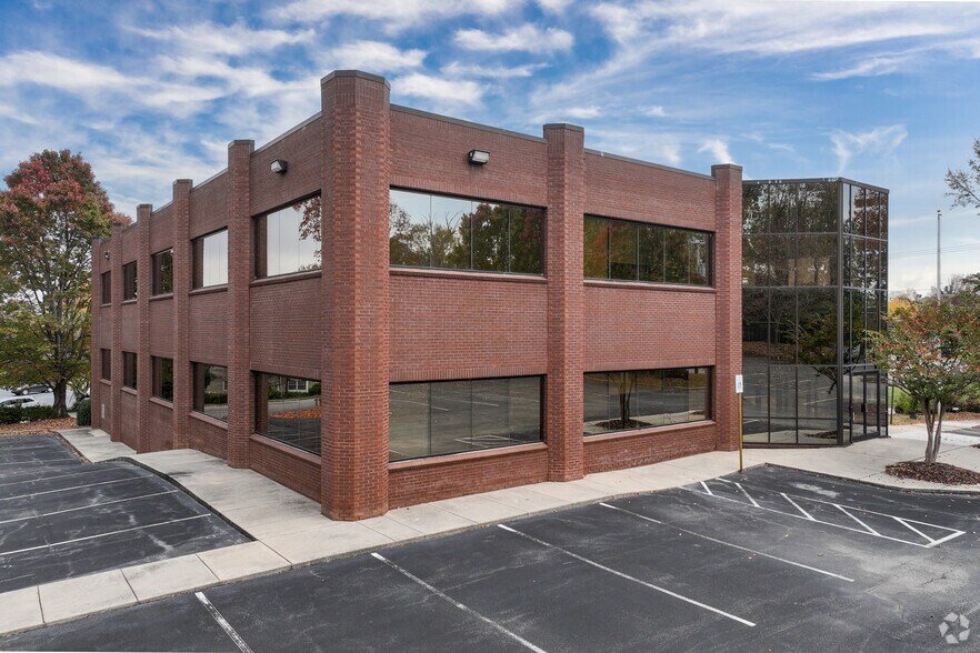 More Photos Of 1321 Long St, High Point Office For Sale