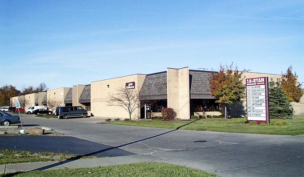More Photos Of 3689 E 10 Mile Rd, Warren Unknown For Lease