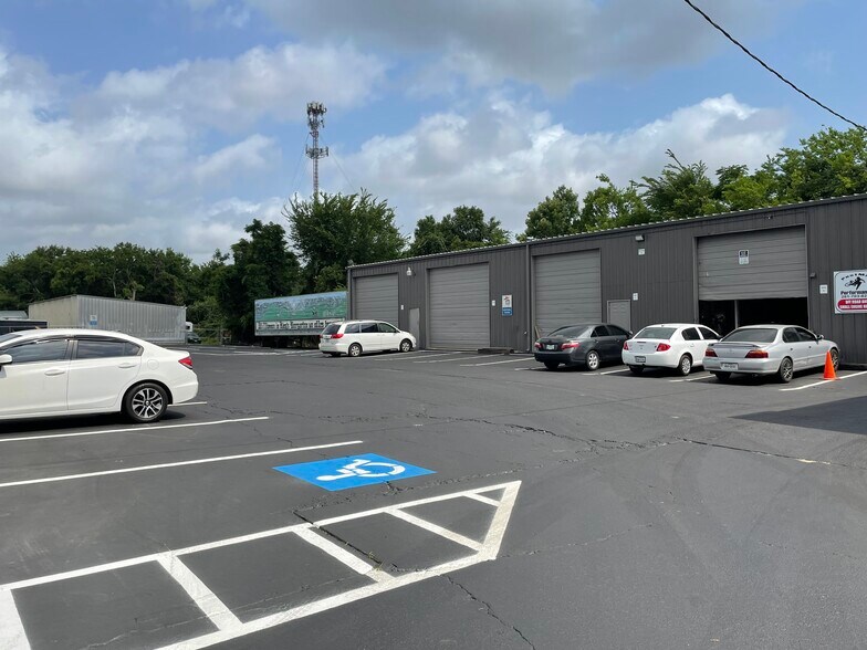 More Photos Of 1331 E Broadway St, Pearland Unknown For Lease