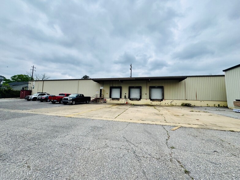 More Photos Of 226 Micolas St, Opp Warehouse For Sale