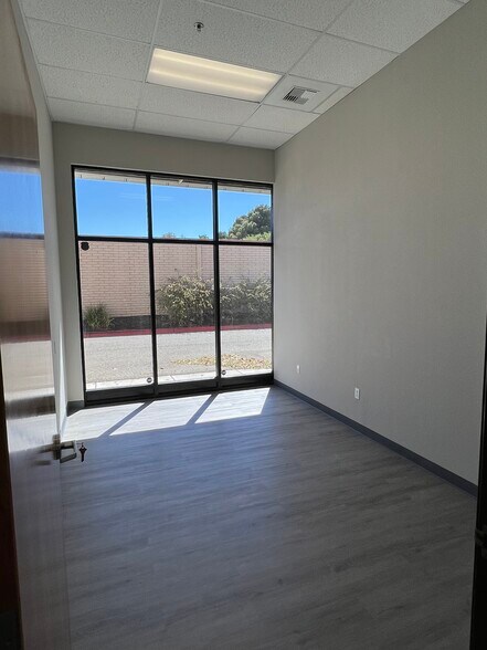 More Photos Of 470 W Larch Rd, Tracy Service For Sale