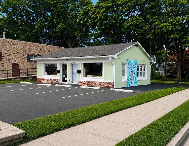 Primary Photo Of 302-304 Hallock Ave, Port Jefferson Station Office For Sale