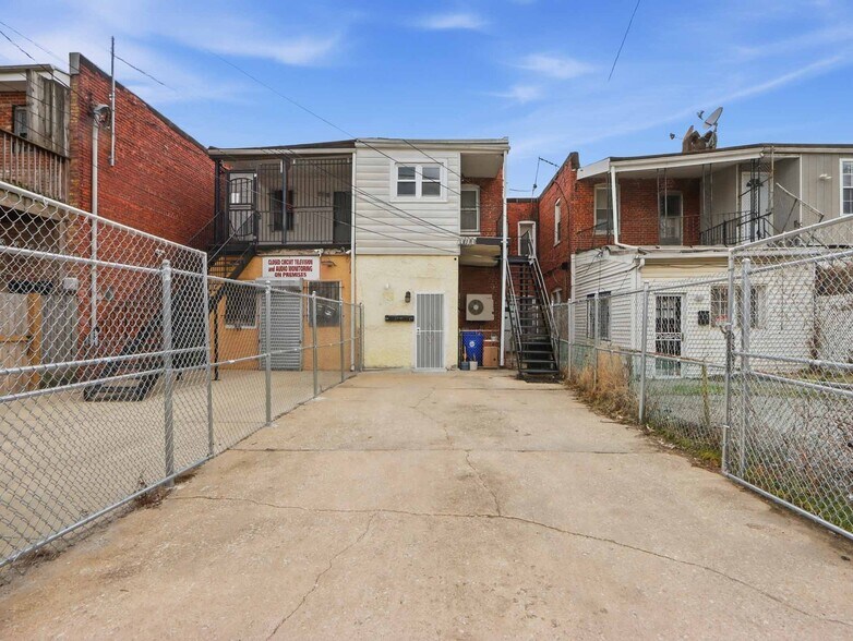 More Photos Of 2517 Washington Blvd, Baltimore Storefront Retail Residential For Sale