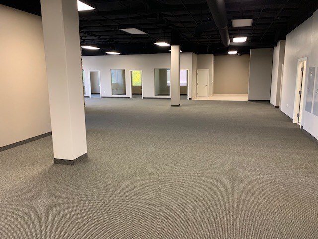 More Photos Of 2306 Pama Ln, Las Vegas Office Residential For Lease