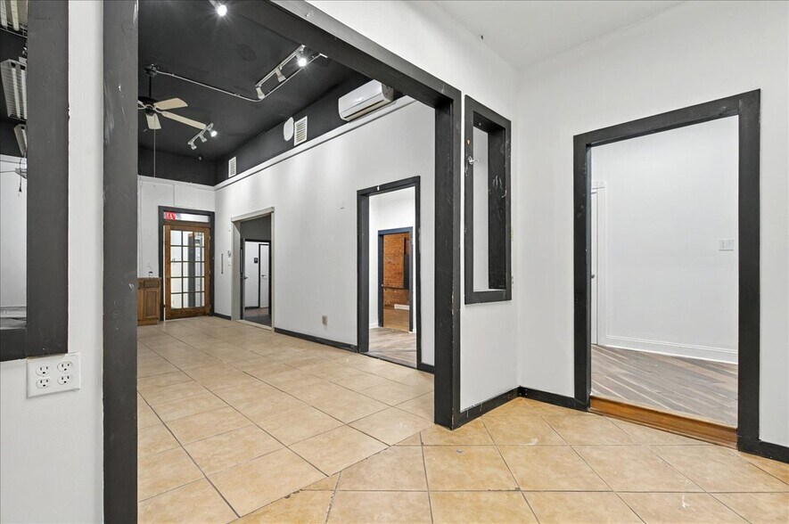 More Photos Of 80 W Circular St, Saratoga Springs Storefront For Lease