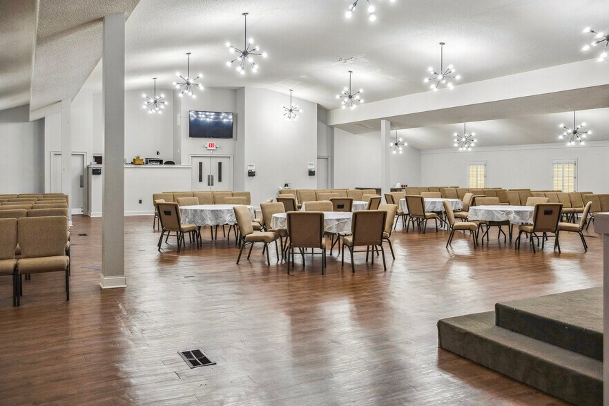 More Photos Of 4528 Rockbridge Rd, Stone Mountain Religious Facility For Sale