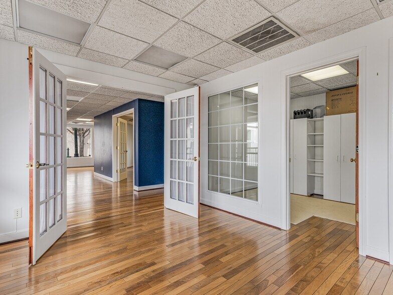 More Photos Of 70 Wall St, Asheville Office For Lease