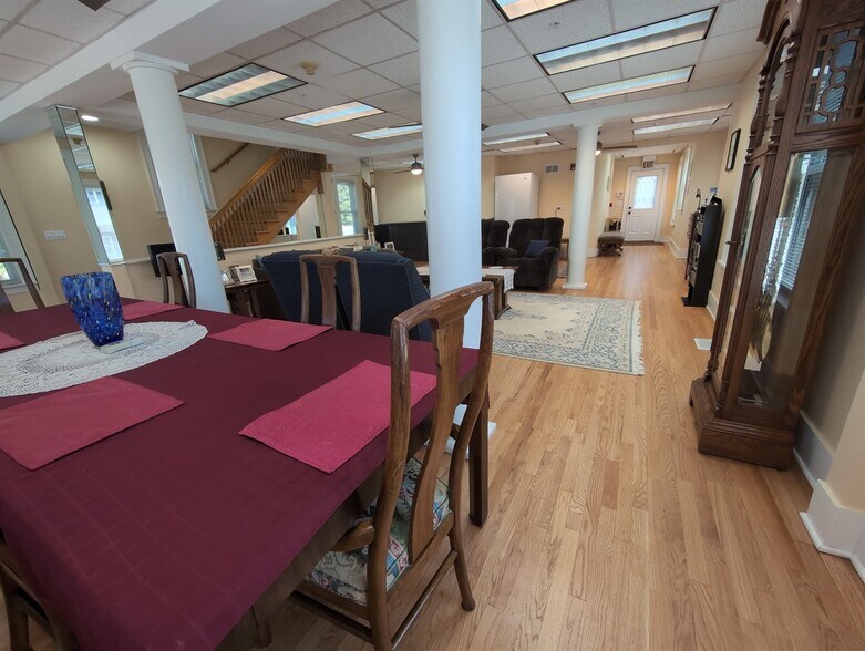 More Photos Of 417 N Hough St, Barrington Medical For Sale