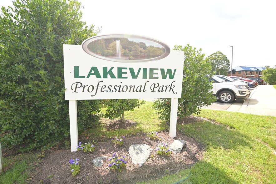 More Photos Of 605 Post Office Rd, Waldorf Medical For Sale