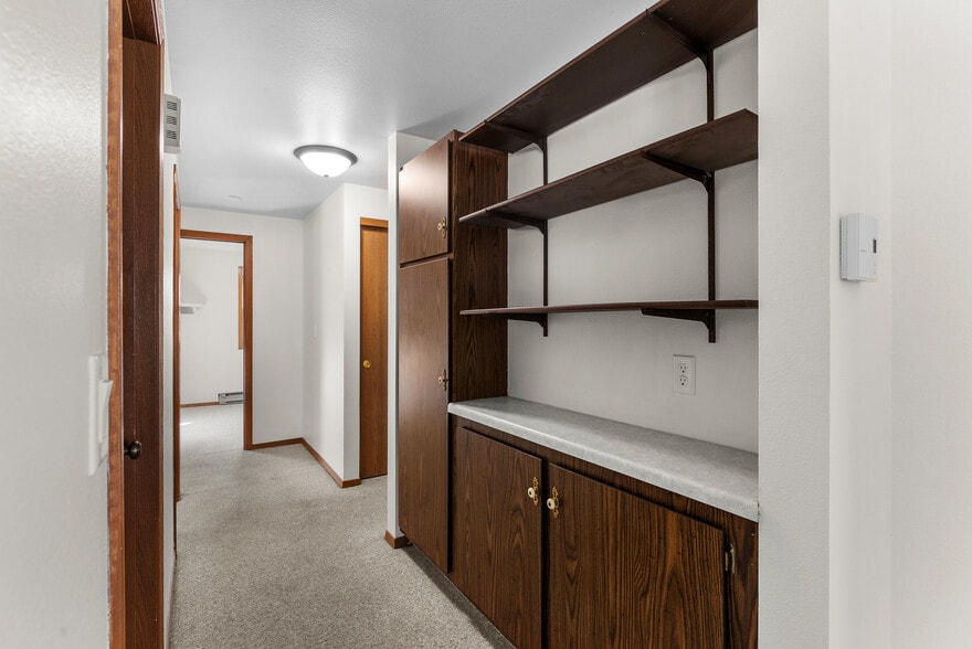 More Photos Of 910 E Cedar Ave, Manitowoc Apartments For Sale