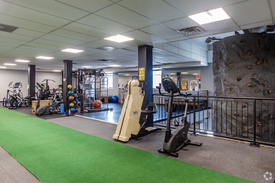 More Photos Of 42 Summer St, Pittsfield Medical For Lease