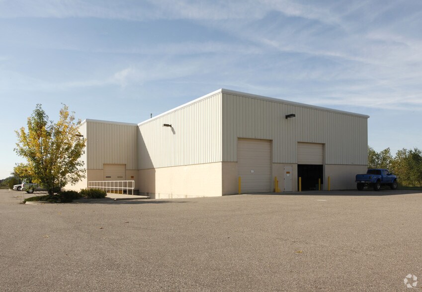 More Photos Of 55412 Lyon Industrial Dr, New Hudson Warehouse For Lease