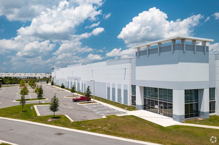 More Photos Of 5300 Allen K Breed Hwy, Lakeland Unknown For Lease