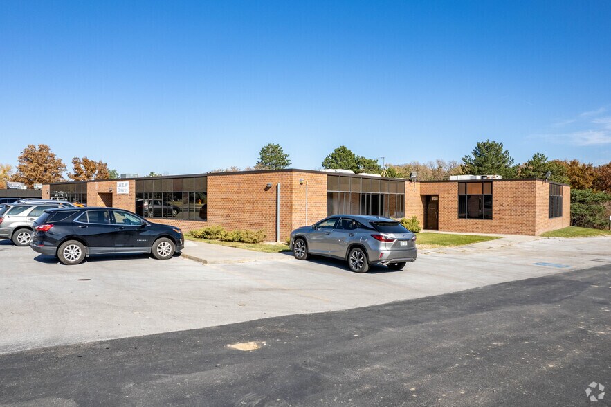 More Photos Of 2435 S 130th Cir, Omaha Office For Lease