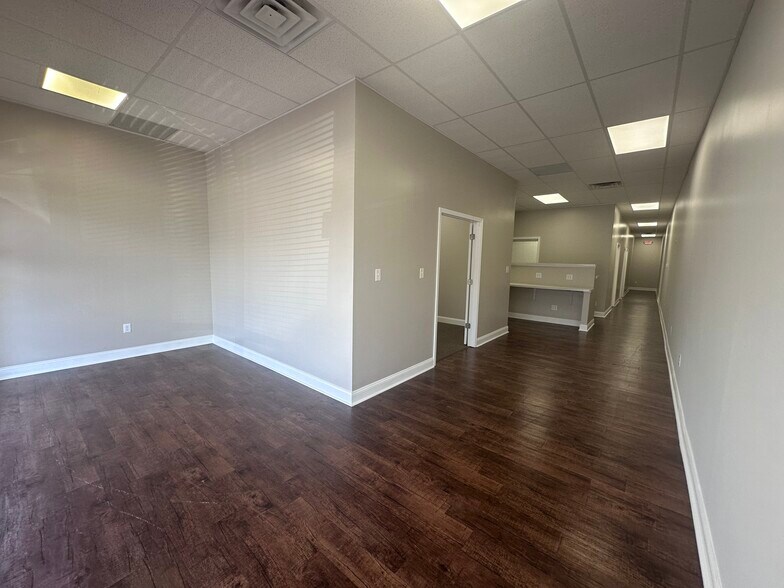More Photos Of 496 N Town Center Rd, Mooresville Medical For Lease