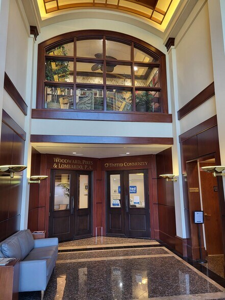 More Photos Of 3200 Tamiami Trl N, Naples Storefront Retail Office For Lease