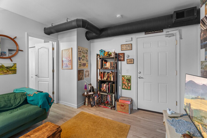 More Photos Of 2420 4th Ave S, Minneapolis Apartments For Sale