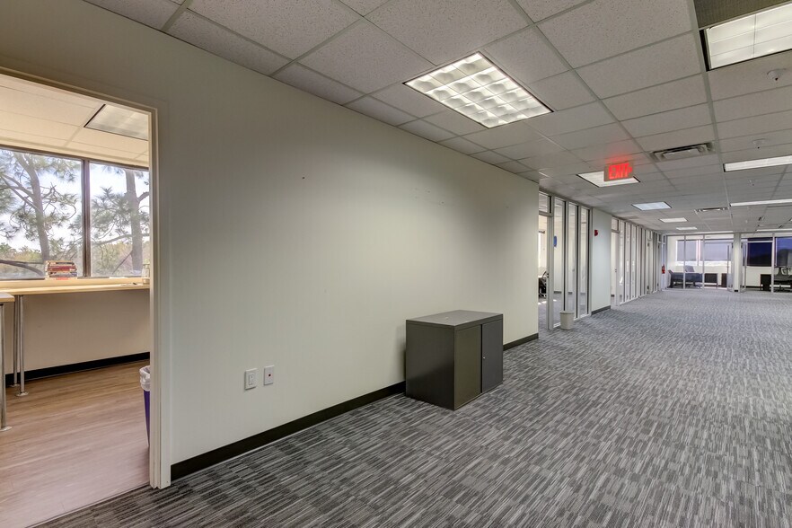More Photos Of 12425 28th St N, Saint Petersburg Office For Lease