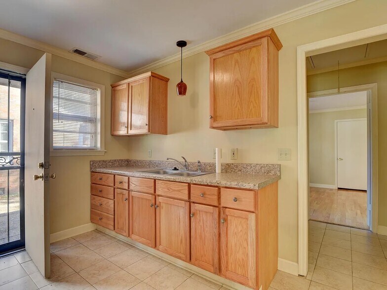 More Photos Of 372 S Fenwick Rd, Memphis Multifamily For Sale