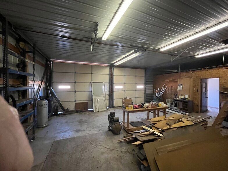 More Photos Of 2130 Dombey, Portage Flex For Sale
