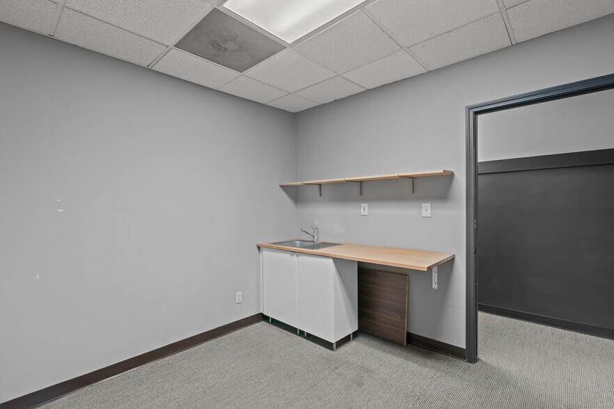 More Photos Of 6744 Clayton Rd, Richmond Heights Medical For Sale