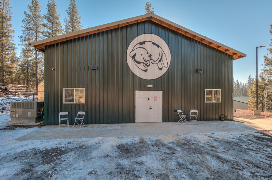 More Photos Of 56870 Enterprise Dr, Sunriver Flex For Sale