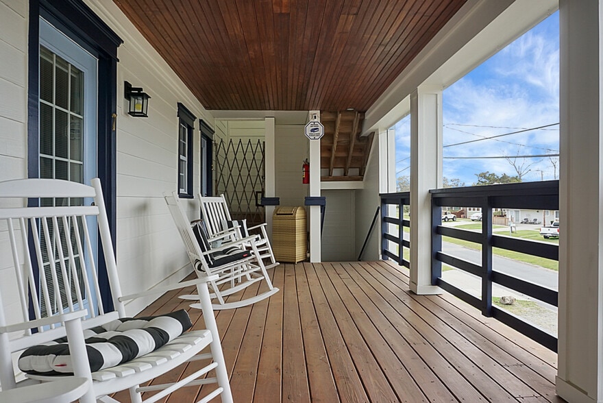 More Photos Of 205 Harper Ave, Carolina Beach Hotel For Sale