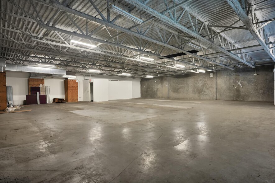 More Photos Of 917 NW 31st Ave, Pompano Beach Service For Sale