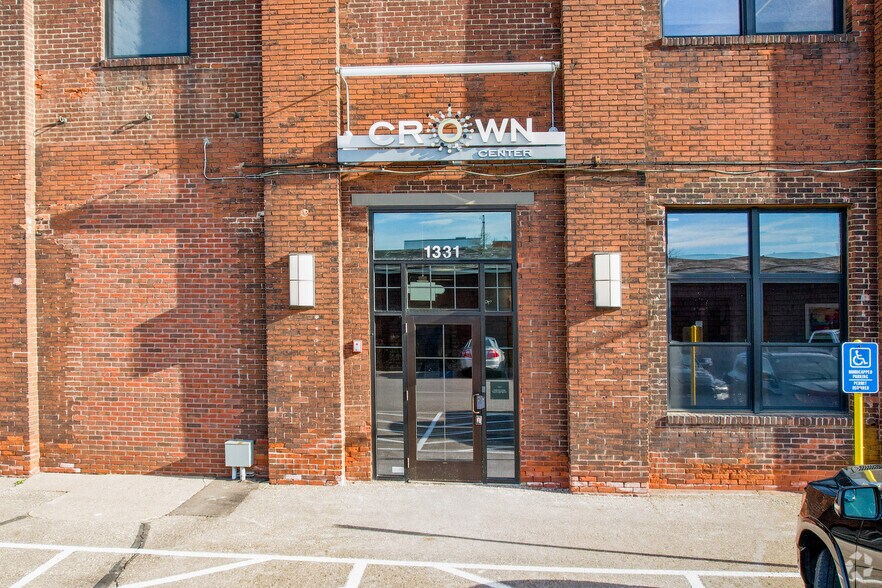 More Photos Of 1331 NE Tyler St, Minneapolis Office For Sale