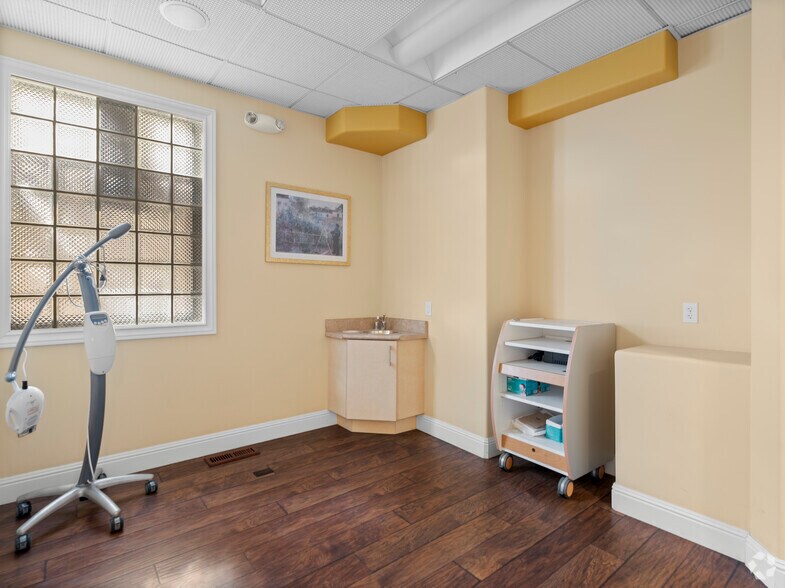 More Photos Of 652-670 E Santa Clara St, San Jose Medical For Sale