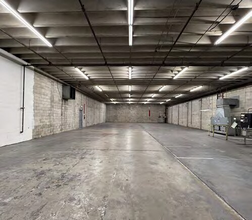 More Photos Of 2050 Sunnydale Blvd W, Clearwater Manufacturing For Sale