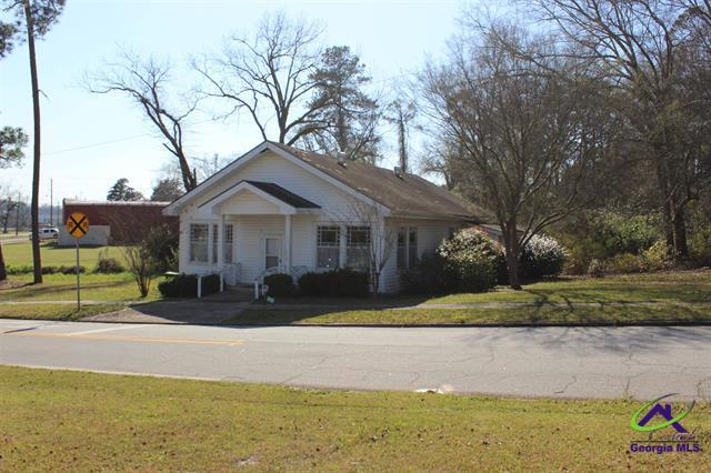 More Photos Of 309 Engram St, Montezuma Storefront Retail Office For Sale