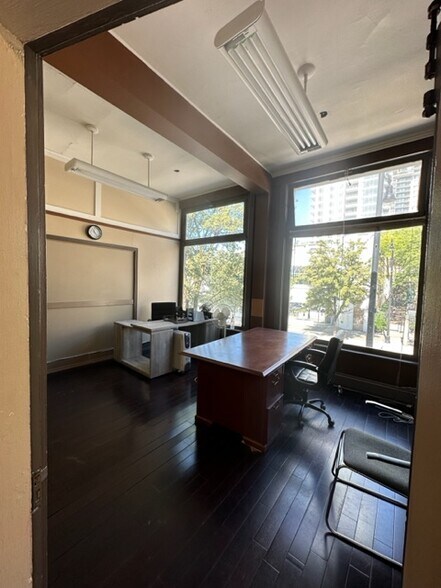 More Photos Of 618 Columbia St, New Westminster Storefront Retail Office For Lease