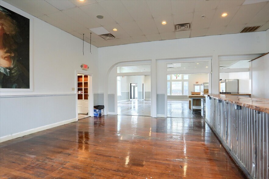 More Photos Of 5948 Linglestown Rd, Harrisburg Restaurant For Sale