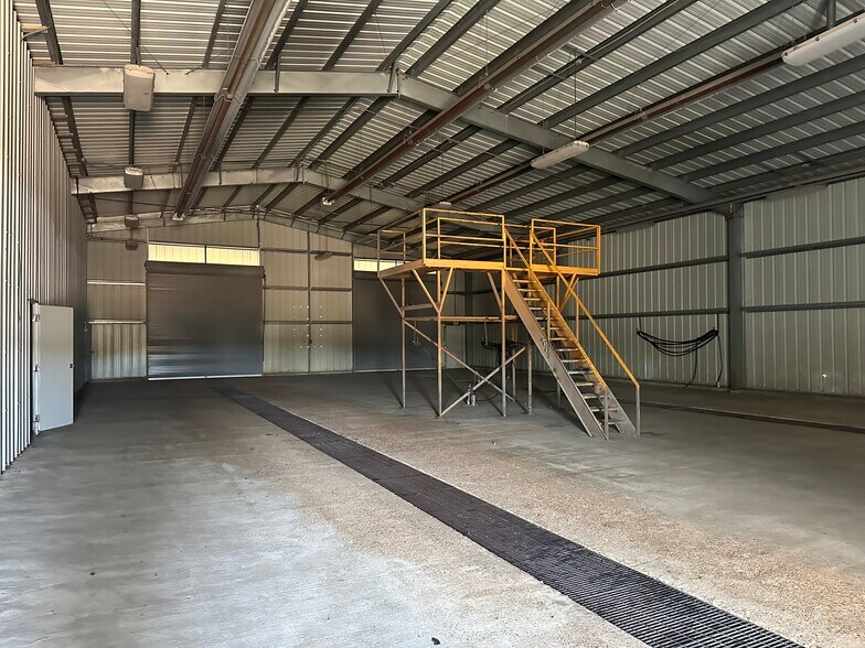 More Photos Of 1796 Simpson Highway 49, Magee Flex For Sale