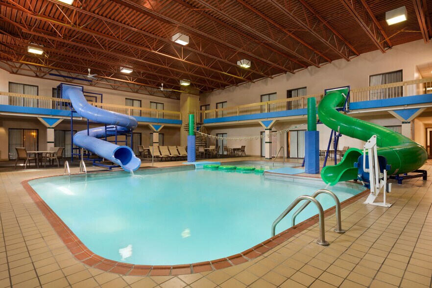 More Photos Of 3333 13th Ave S, Fargo Hotel For Sale
