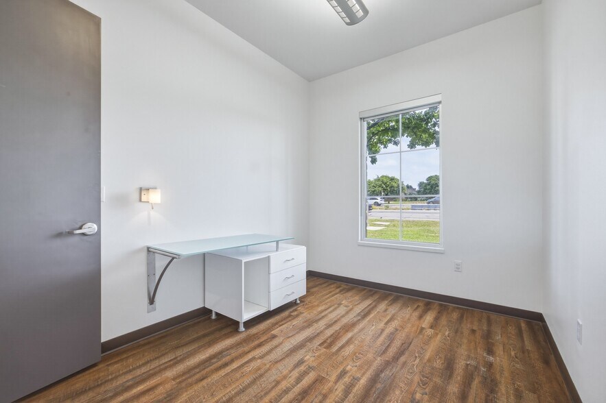 More Photos Of 12171 W Parmer Ln, Cedar Park Medical For Lease