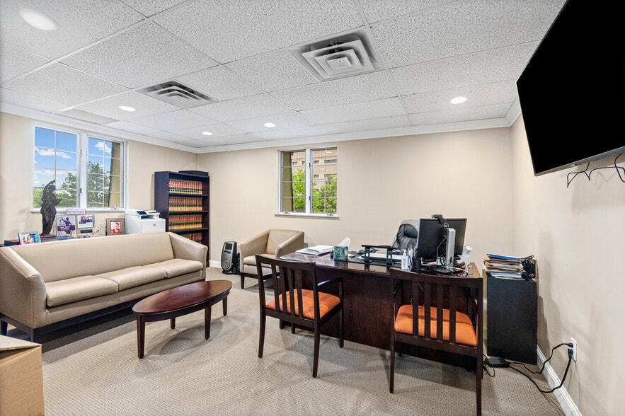 More Photos Of 10521 Judicial Dr, Fairfax Medical For Sale