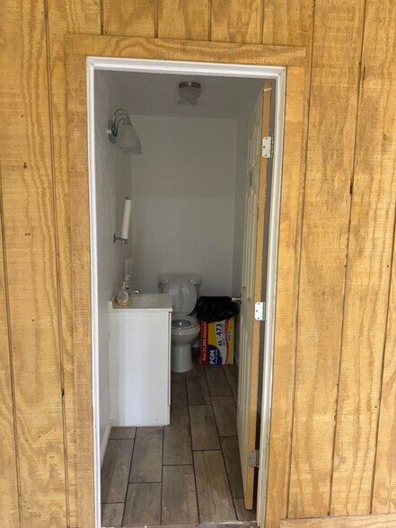 More Photos Of 12788 S Coltrane Rd, Edmond Warehouse For Lease