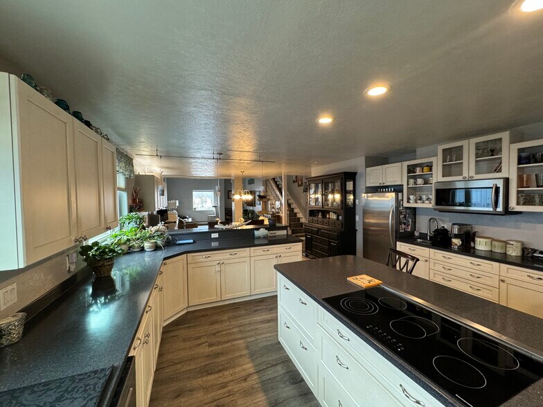 More Photos Of 210 Fourth Ave, Seward Office For Sale