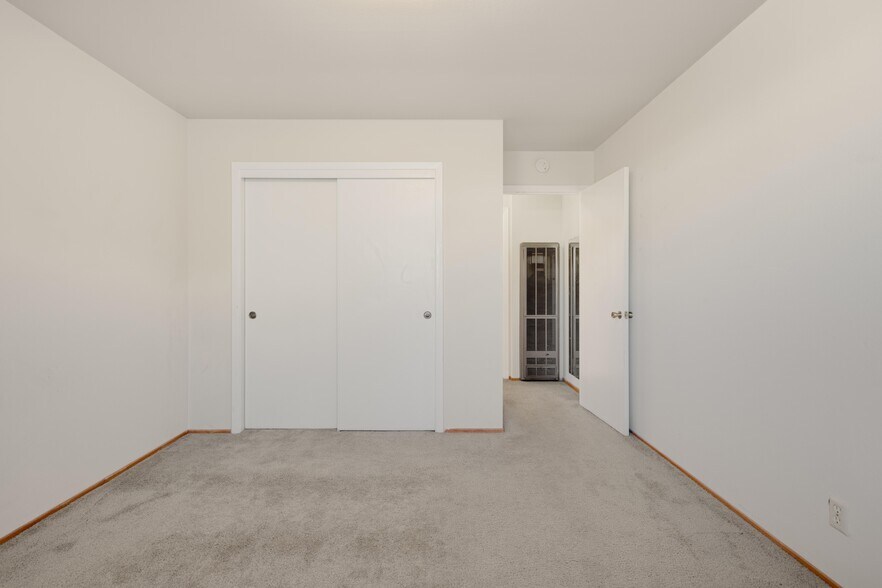 More Photos Of 6 Garden Ct, Belmont Apartments For Sale