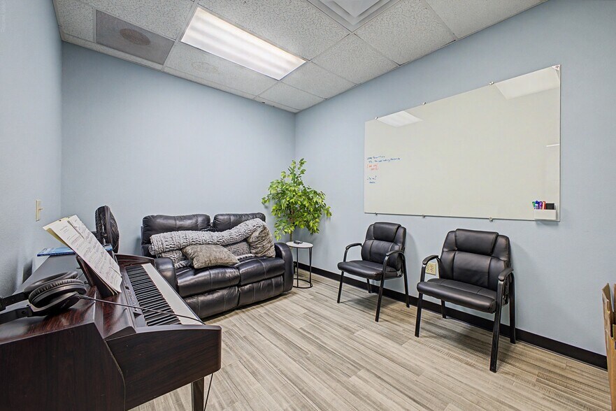 More Photos Of 2680 S Val Vista Dr, Gilbert Medical For Lease