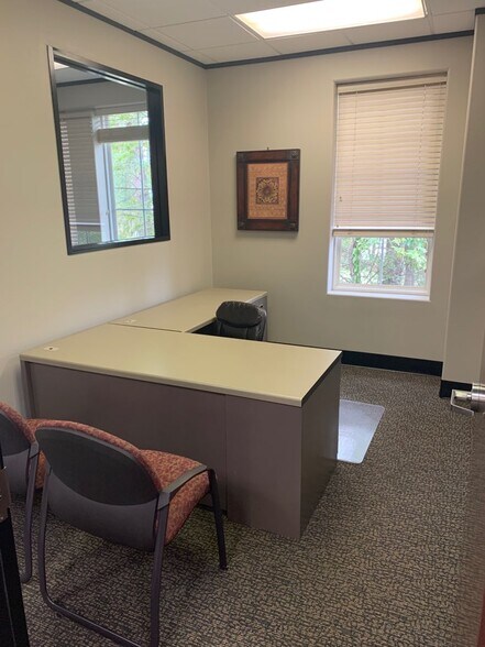More Photos Of 1525 Lake Front Cir, The Woodlands Office For Lease