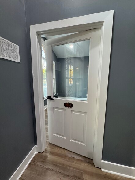 More Photos Of 301-304 Macy Dr, Roswell Medical For Lease