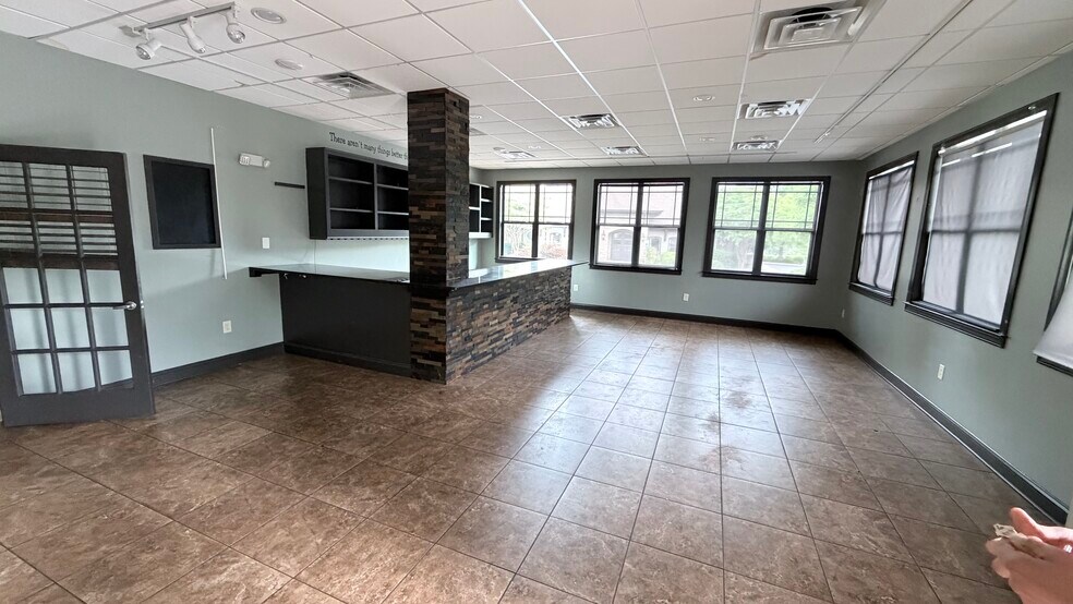 More Photos Of 912 S Batesville Rd, Greer Restaurant For Lease